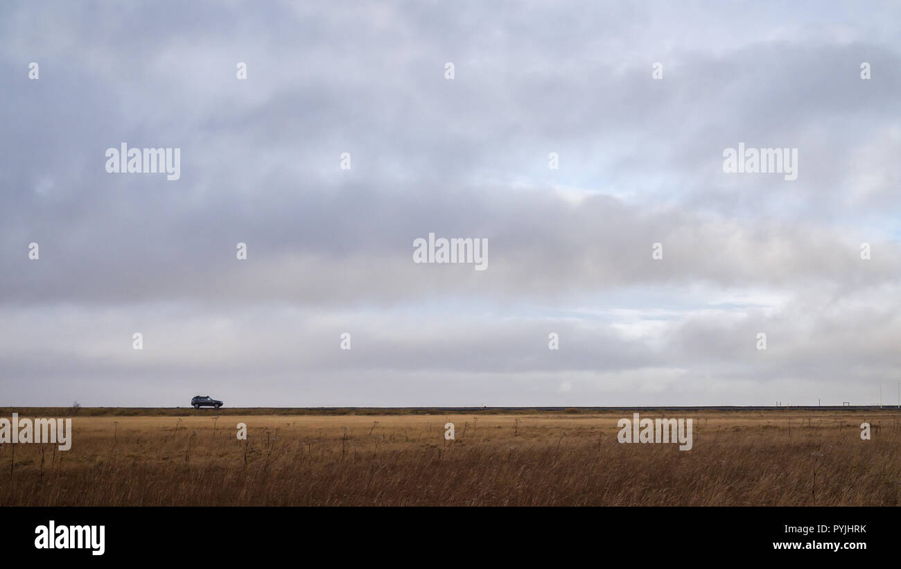 Horizon line in sky hi-res stock photography and images - Alamy
