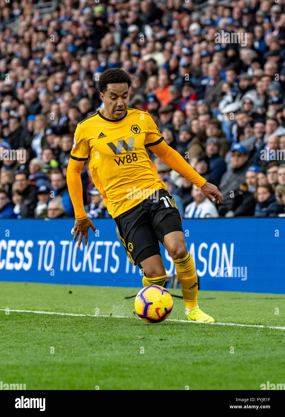 Brighton, UK. 27th Oct 2018. Hélder Costa of Wolverhampton Wanderers during the Premier League match between Brighton and Hove Albion and Wolverhampton Wanderers at the AMEX Stadium, Brighton, England on 27 October 2018. Photo by Liam McAvoy. Credit: UK Sports Pics Ltd/Alamy Live News Stock Photo