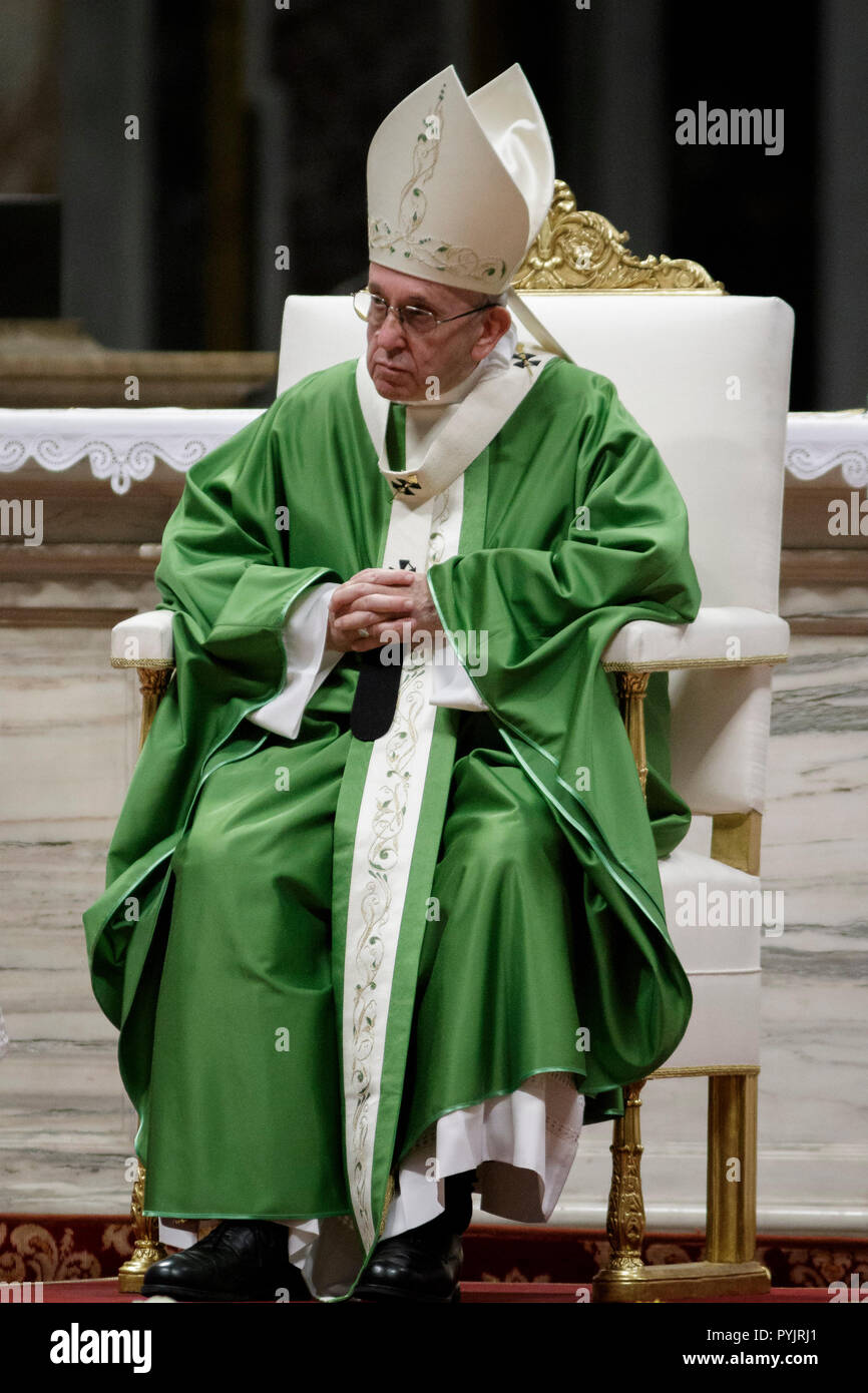 Assembly Pope's Vatican City, Vatican. 28th October, 2018. Pope Francis leads a mass ...