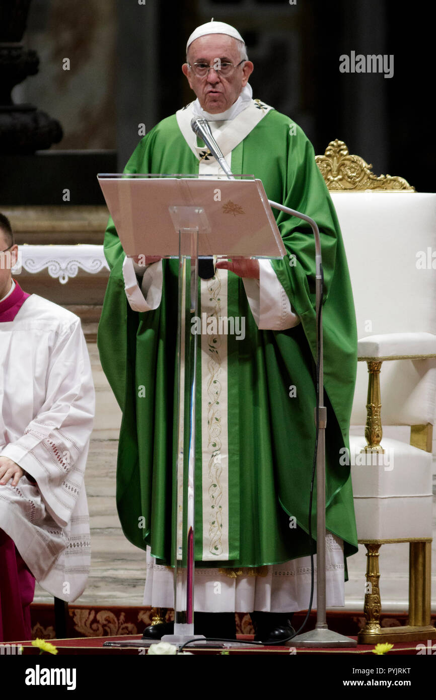 Assembly Pope's Vatican City, Vatican. 28th October, 2018. Pope Francis leads a mass ...