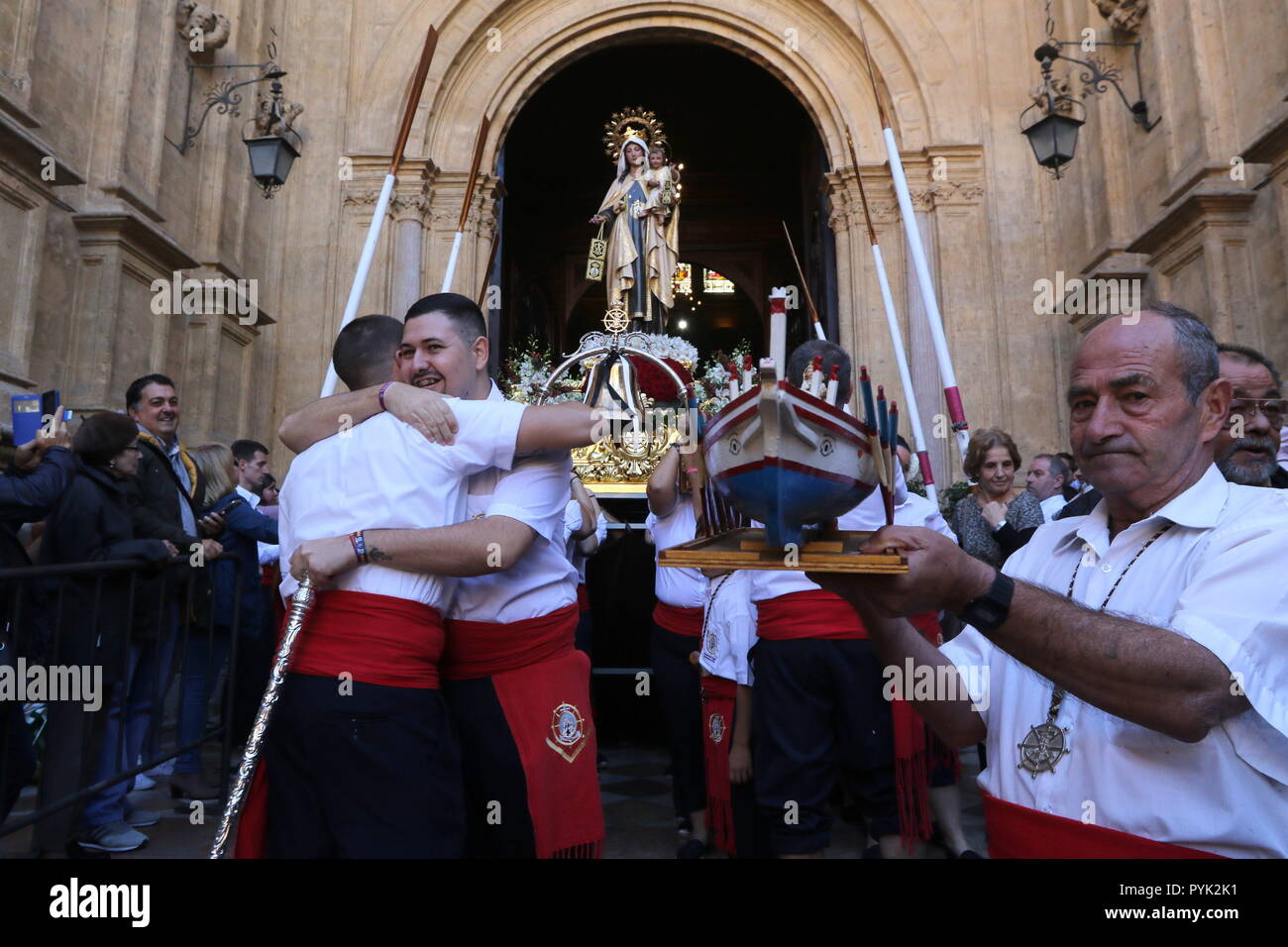 Malaga, Spain. 28 October 2018.  This Sunday, the Glorias Grouping celebrated its annual rosary in the Cathedral, presided over by the Virgen del Carmen of El Palo. The image has arrived by boat and will return to its original destination in a jabega also by the sea. Credit: Lorenzo Carnero/ZUMA Wire/Alamy Live News Stock Photo