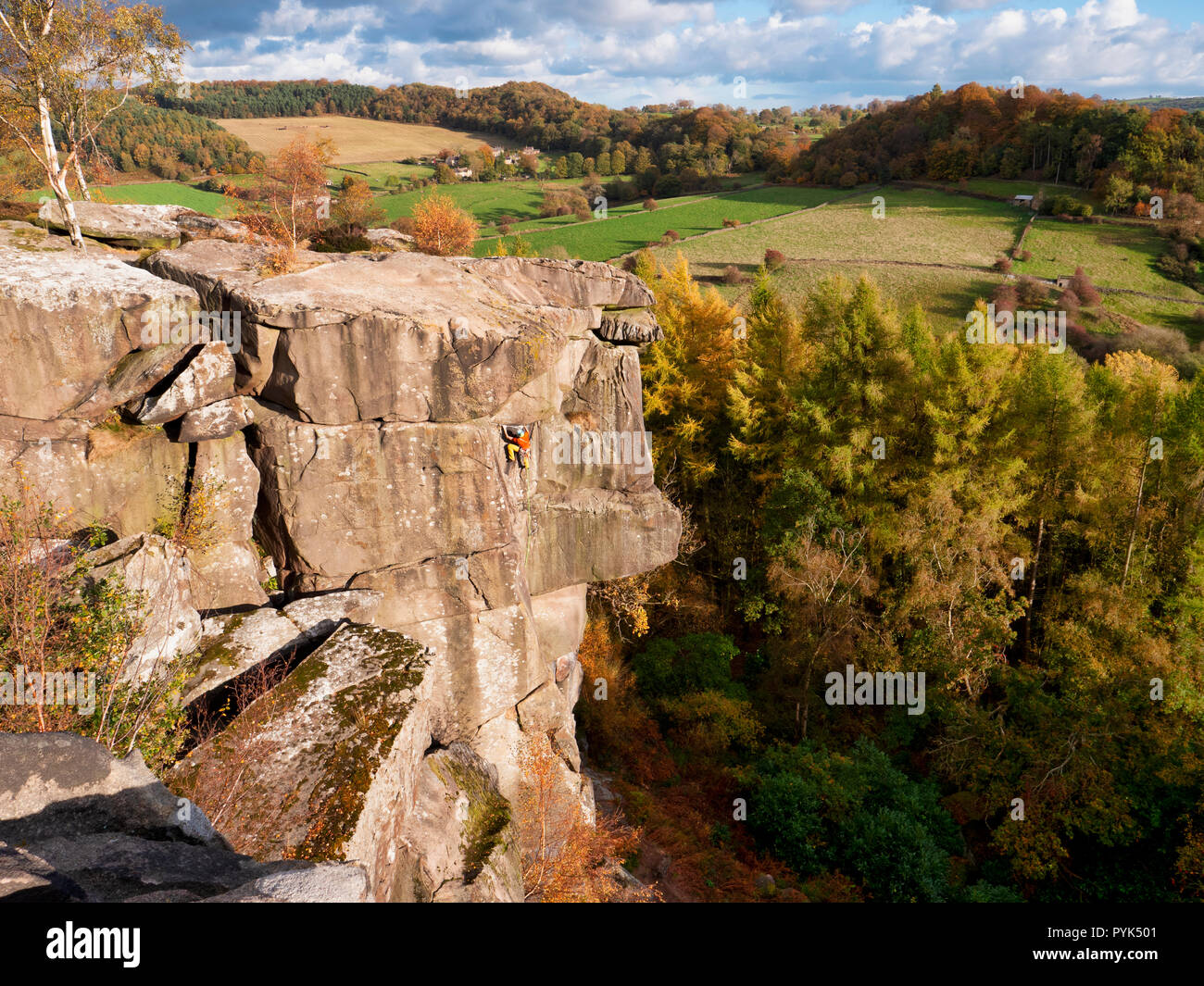 Winster, Peak District National Park, UK. 28th Oct, 2018. Weather UK: rock climber enjoying the sunny October weather at Cratcliffe Tor near Elton, Winster, Peak District National Park Credit: Doug Blane/Alamy Live News Stock Photo