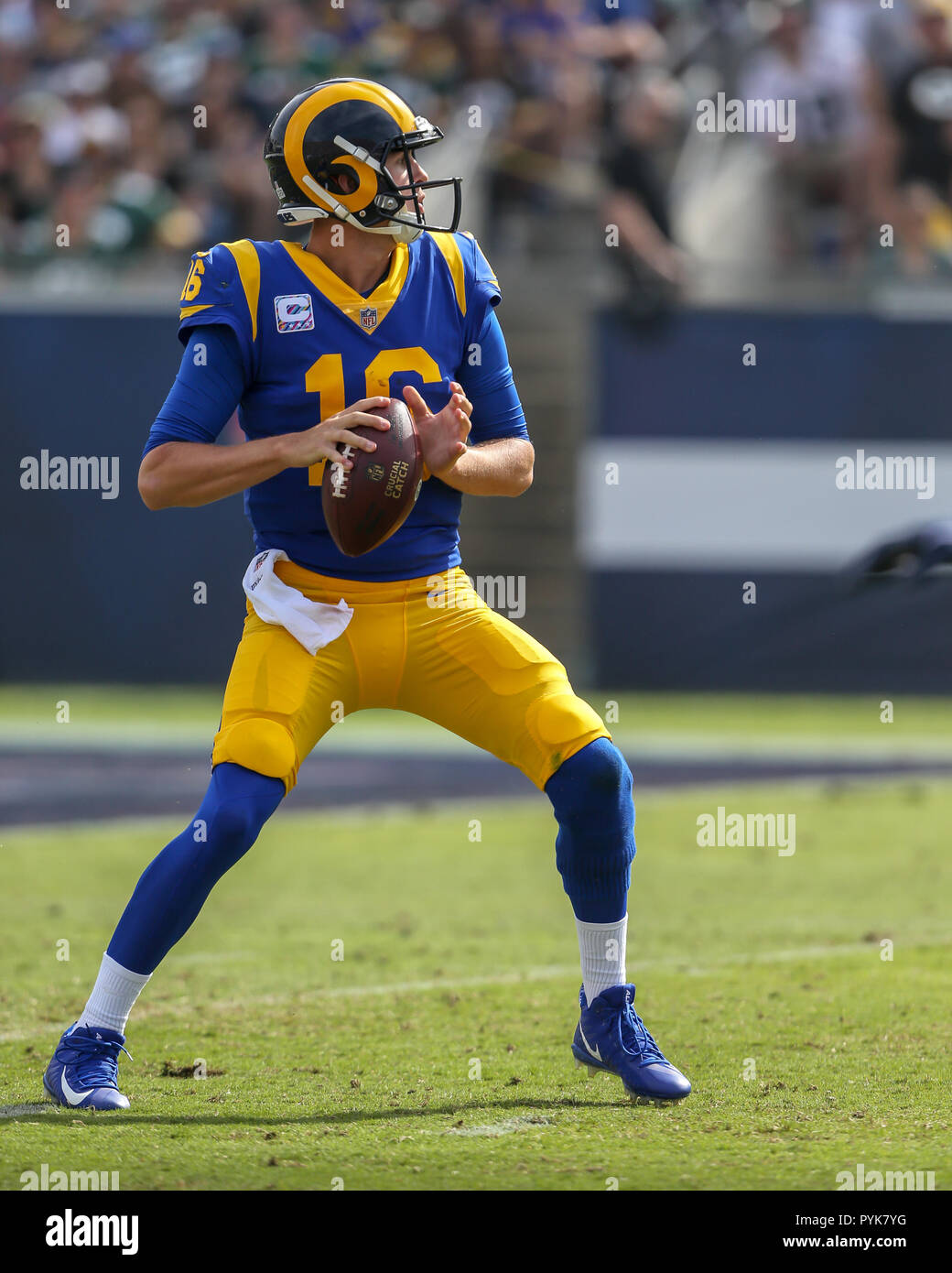 Rams to start Jared Goff vs. Packers