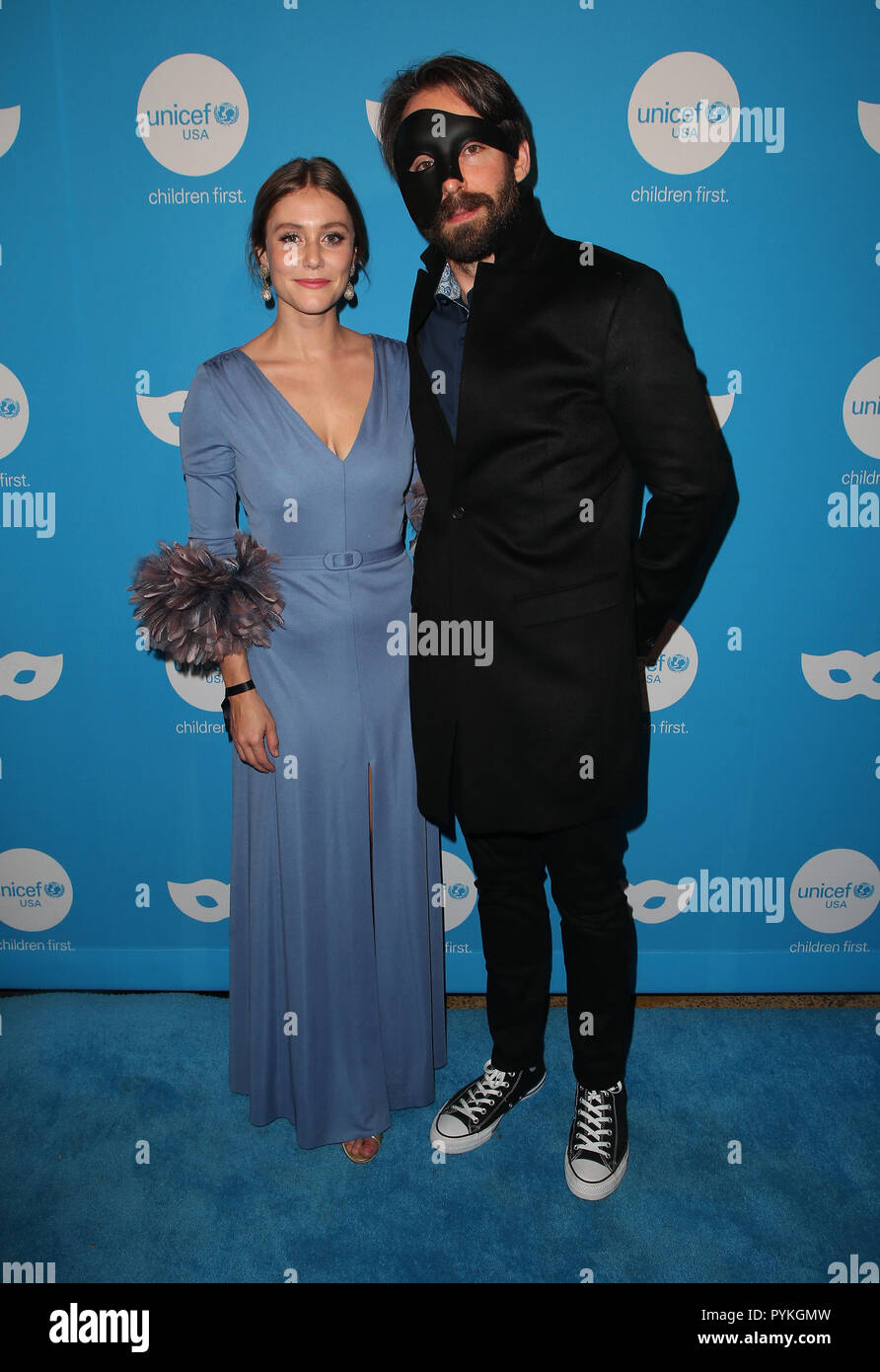 Los Angeles, California, USA. 25th Oct, 2018. Julianna Guill, Martin Starr during arrivals for the 6th Annual UNICEF Masquerade Ball. Credit: Faye Sadou/AdMedia/ZUMA Wire/Alamy Live News Stock Photo