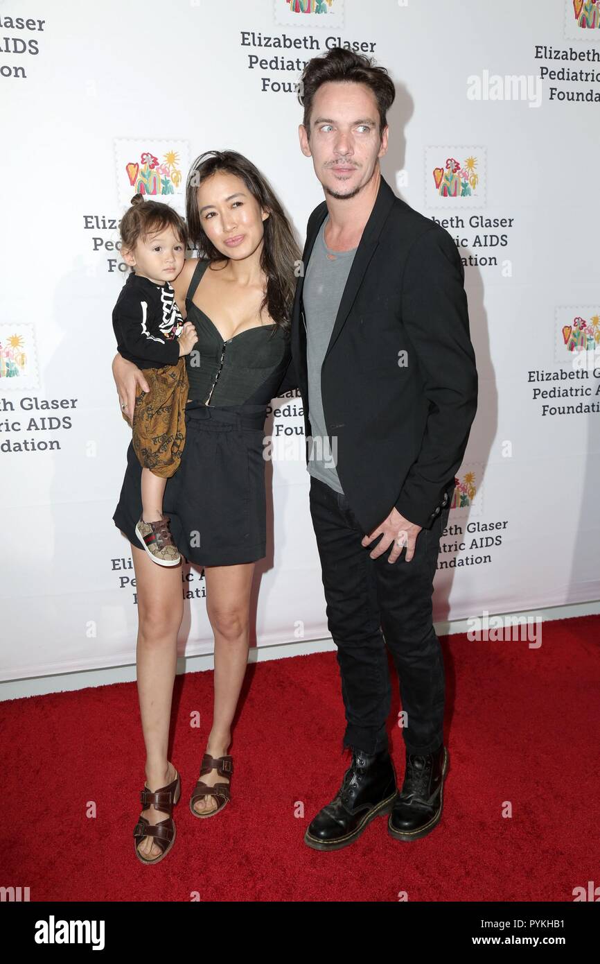 Culver City, CA. 28th Oct, 2018. Wolf Rhys Meyers, Mara Lane, Jonathan Rhys Meyers at arrivals for A Time For Heroes Family Festival, Smashbox Studios, Culver City, CA October 28, 2018. Credit: Priscilla Grant/Everett Collection/Alamy Live News Stock Photo