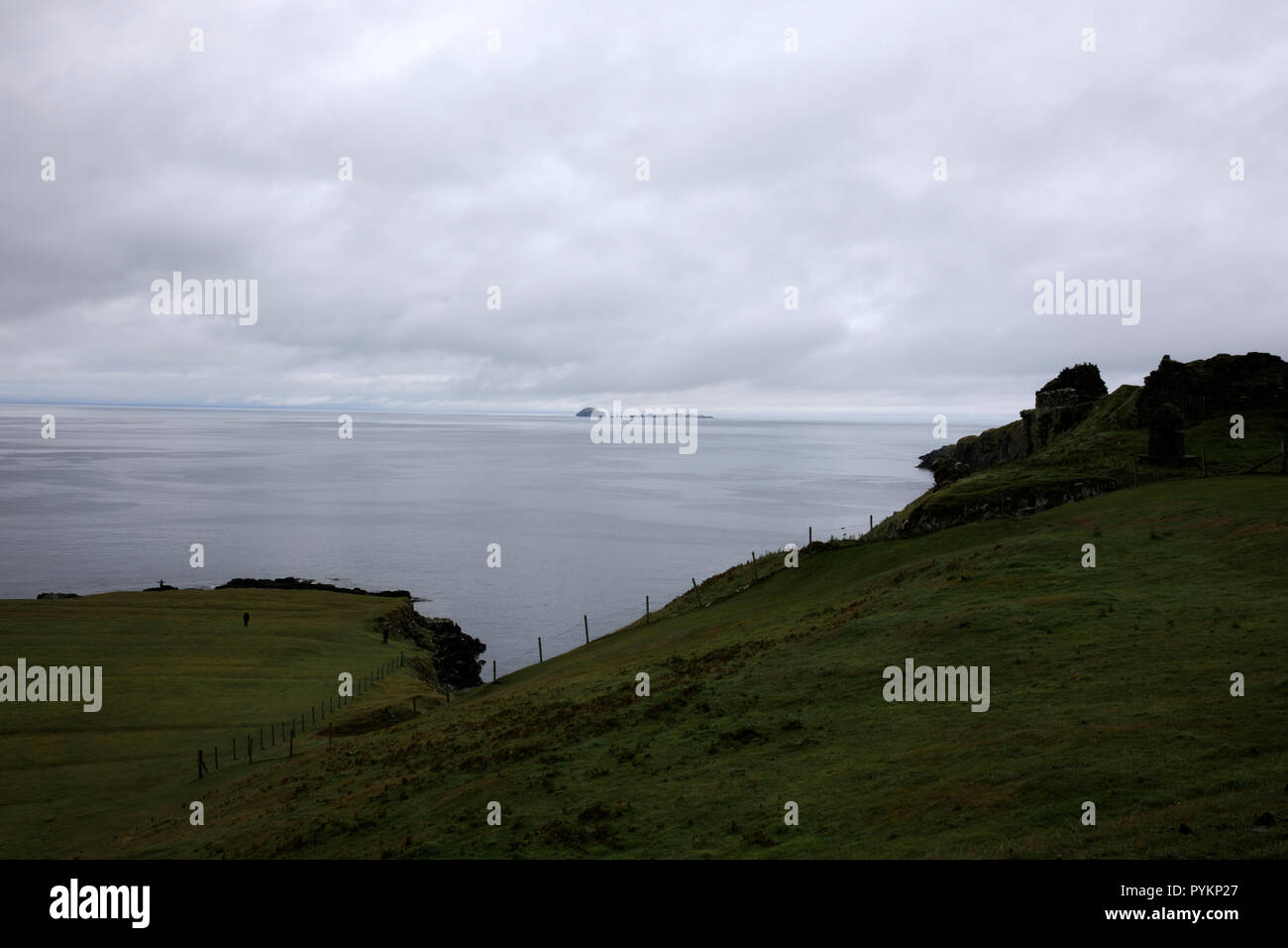The landscape near Kilt Rock View point, Portree, Isle of Skye, Inner ...