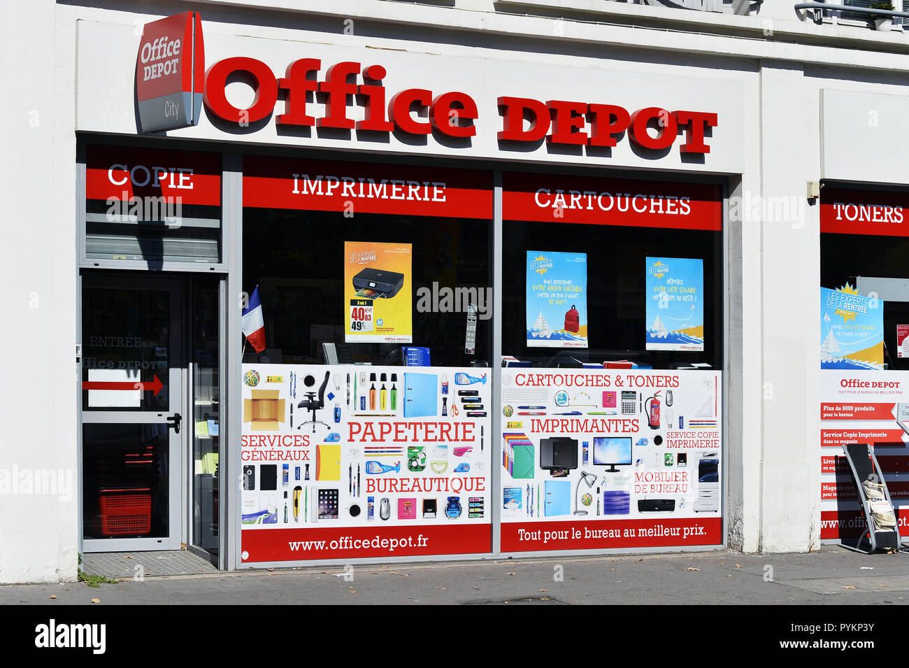 Office Depot Store Paris 15th France Stock Photo Alamy