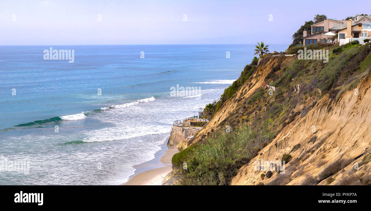 Home on a cliff overlooking ocean in San Diego CA Stock Photo Alamy