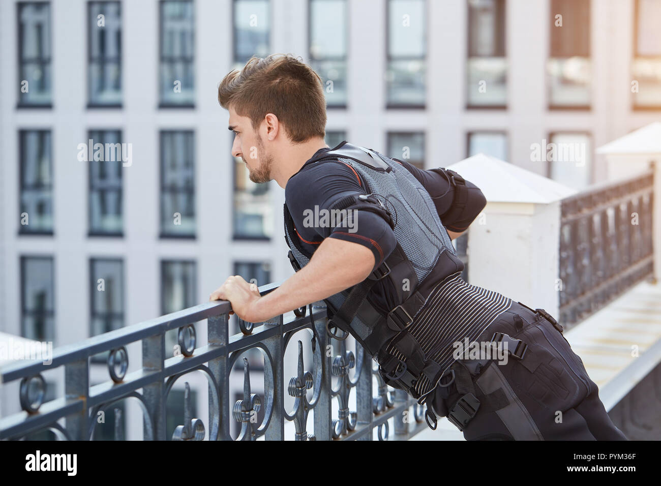 young sporty healthy man doing push-ups Stock Photo - Alamy