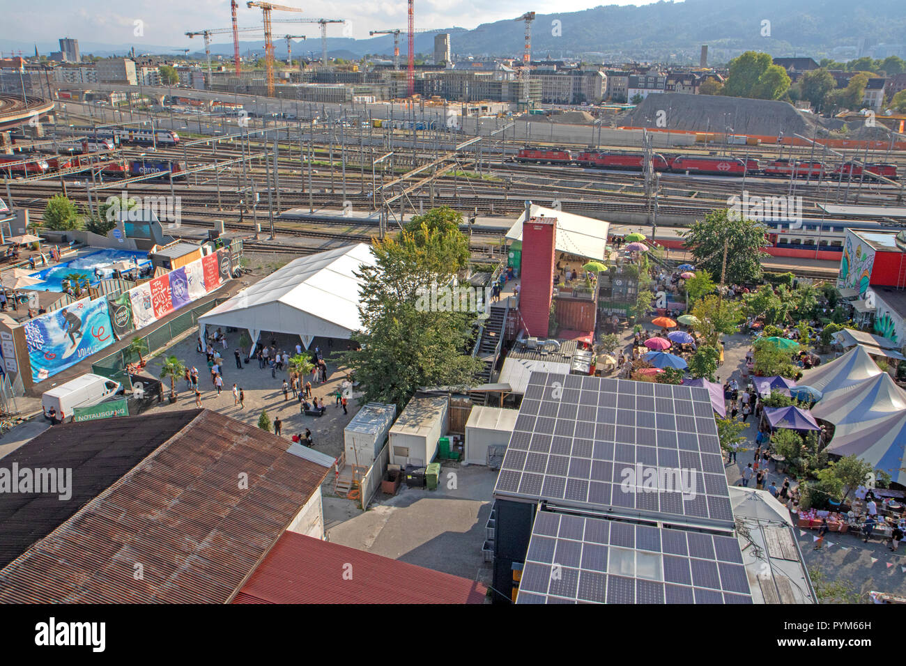 Overhead view of Frau Gerolds Garten and Urban Surf in Zurich West Stock Photo
