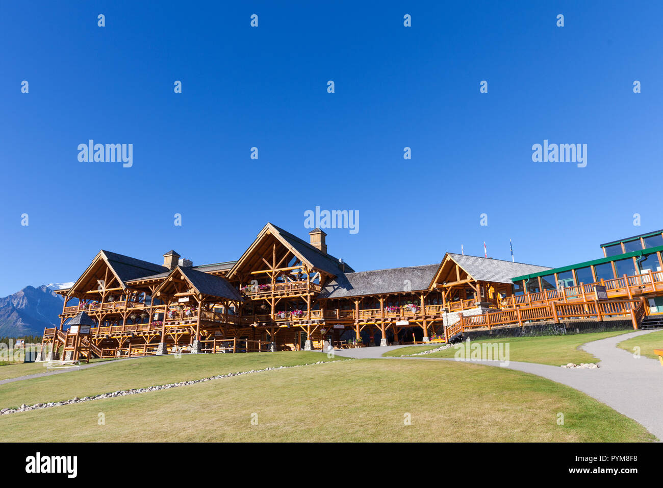 hotel fairmont jasper park lodge canada