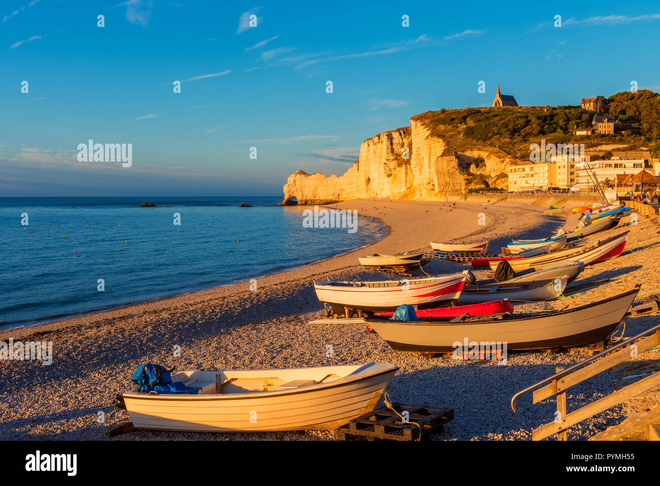 Etretat france normandy hi-res stock photography and images - Alamy