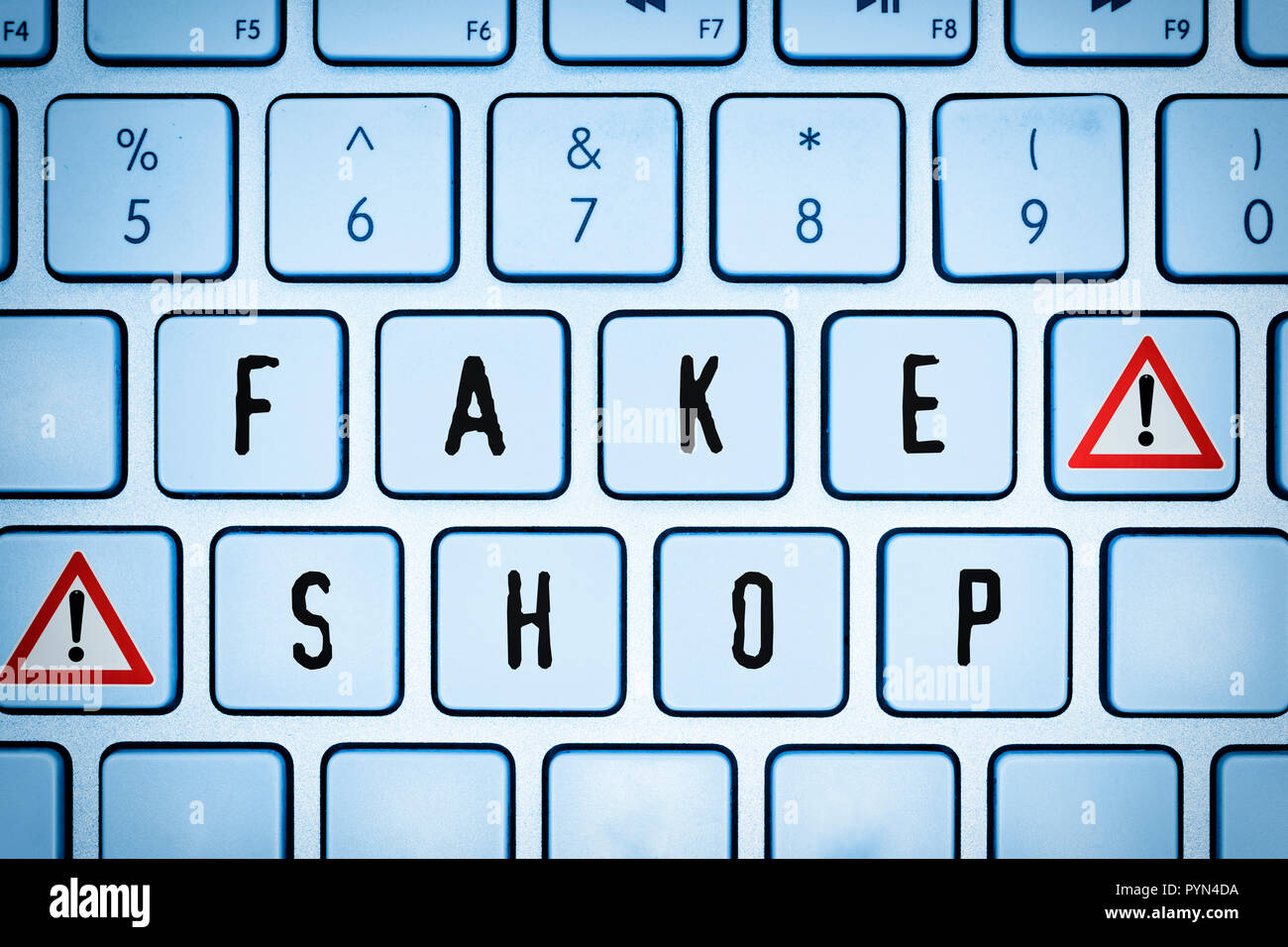 Computer keyboard with the label Fake shop, Computertastatur mit der Aufschrift Fake Shop Stock Photo