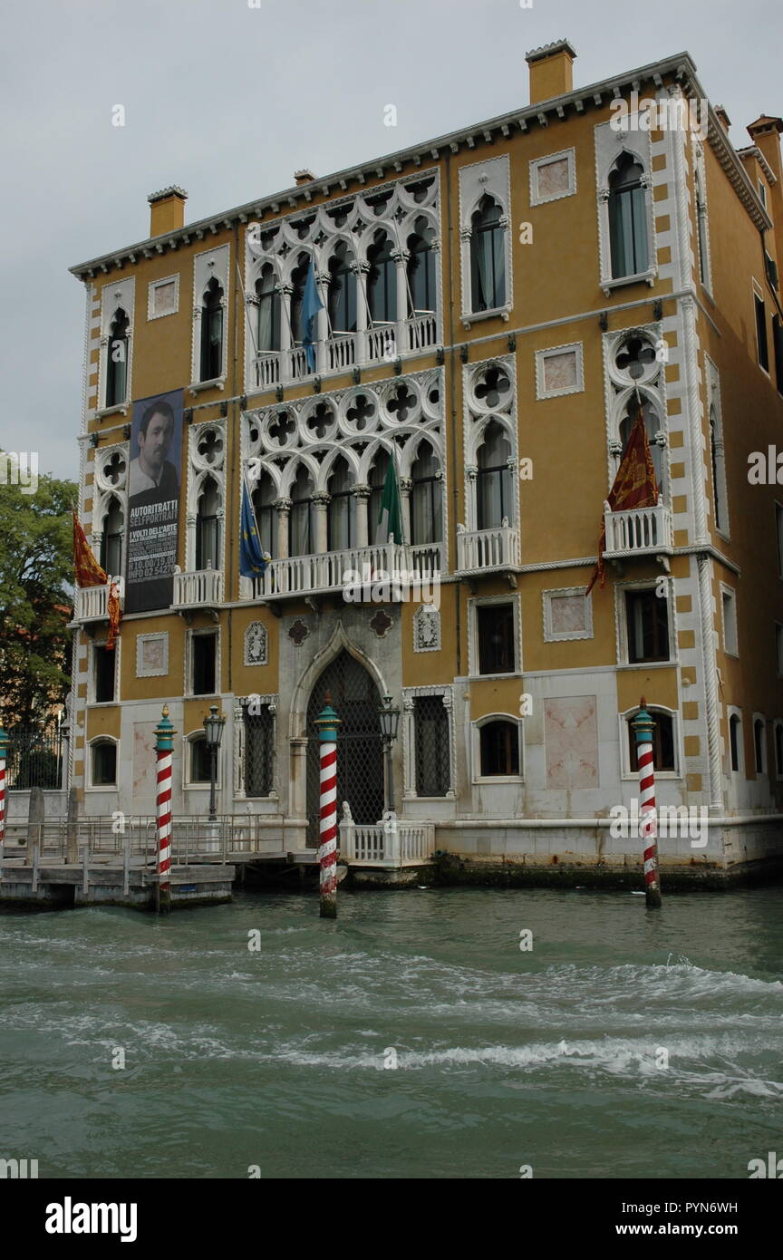 Venetian palazzo hi-res stock photography and images - Alamy