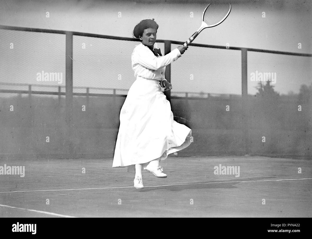 Female tennis player 1900s hires stock photography and images Alamy