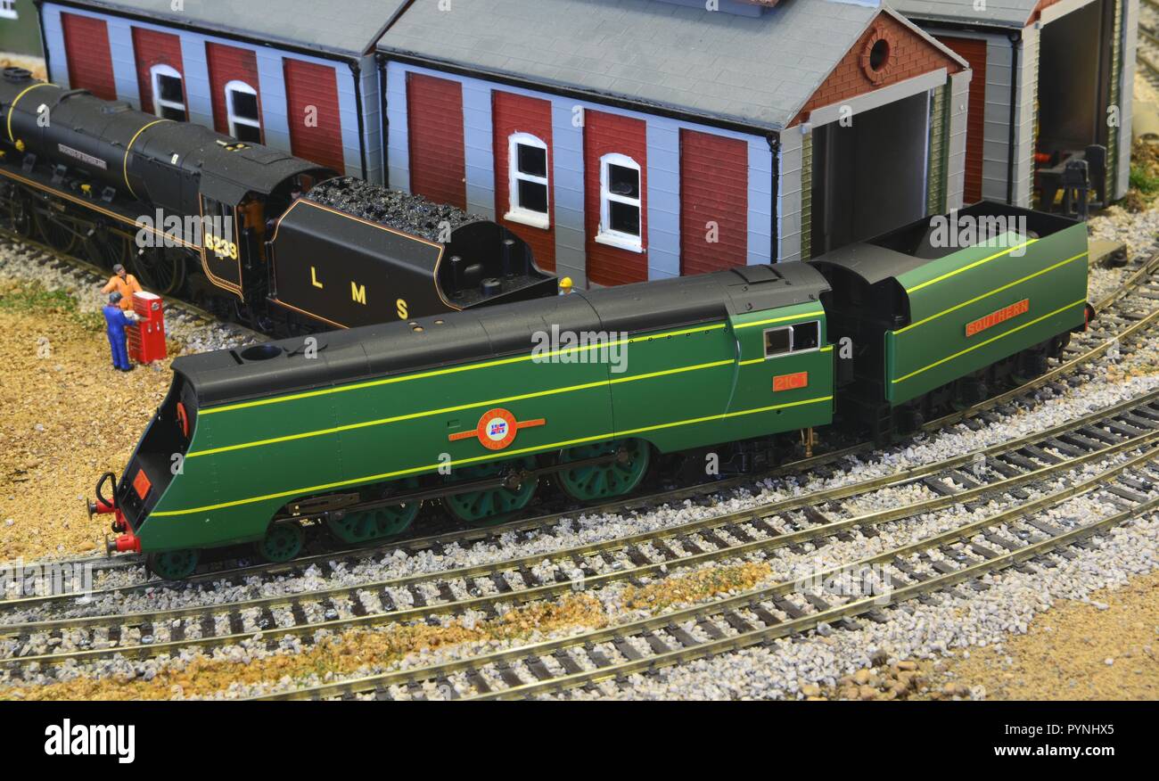 Channel Packet an un rebuilt Merchant Navy Class locomotive Stock Photo ...