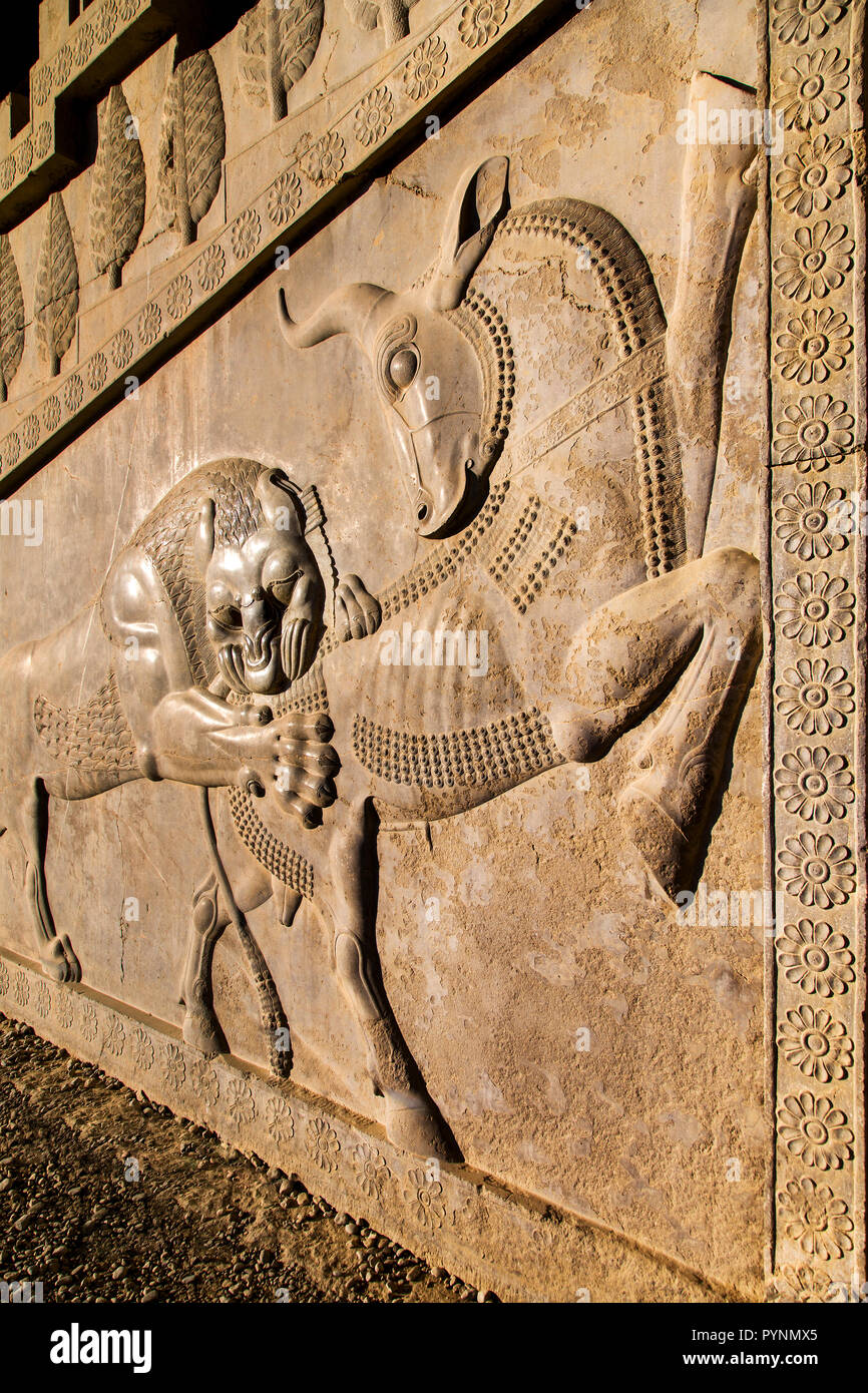 Cyrus the great relief hi-res stock photography and images - Alamy