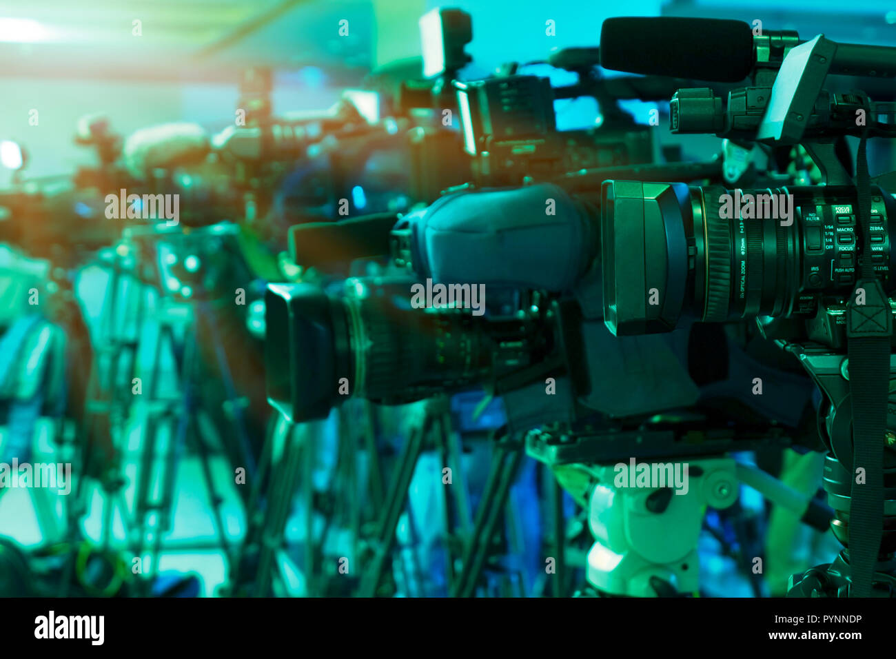 News Reporter Camera Stock Photos & News Reporter Camera Stock Images