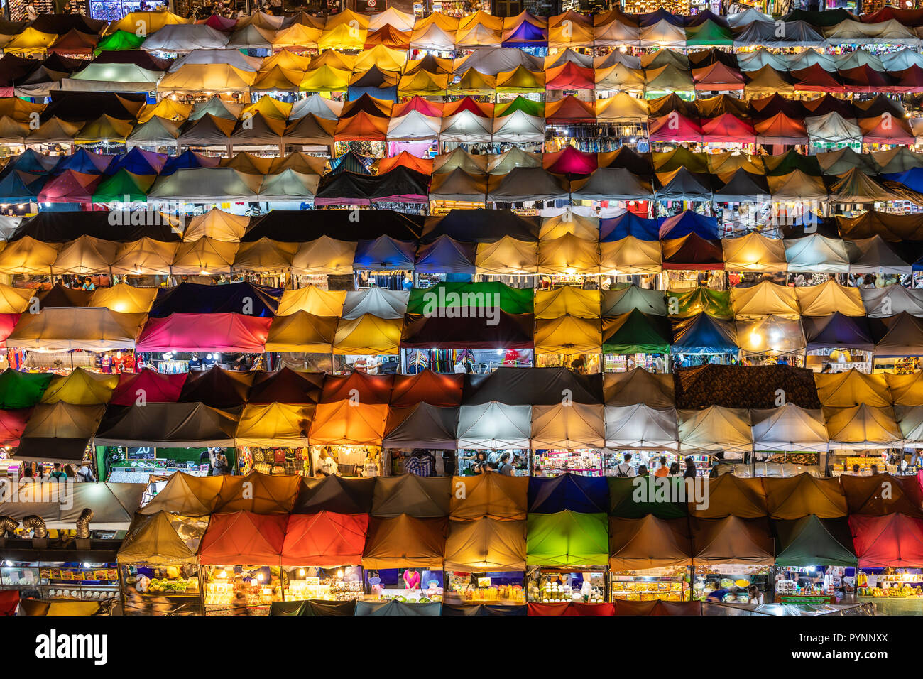 rod fai night market bangkok