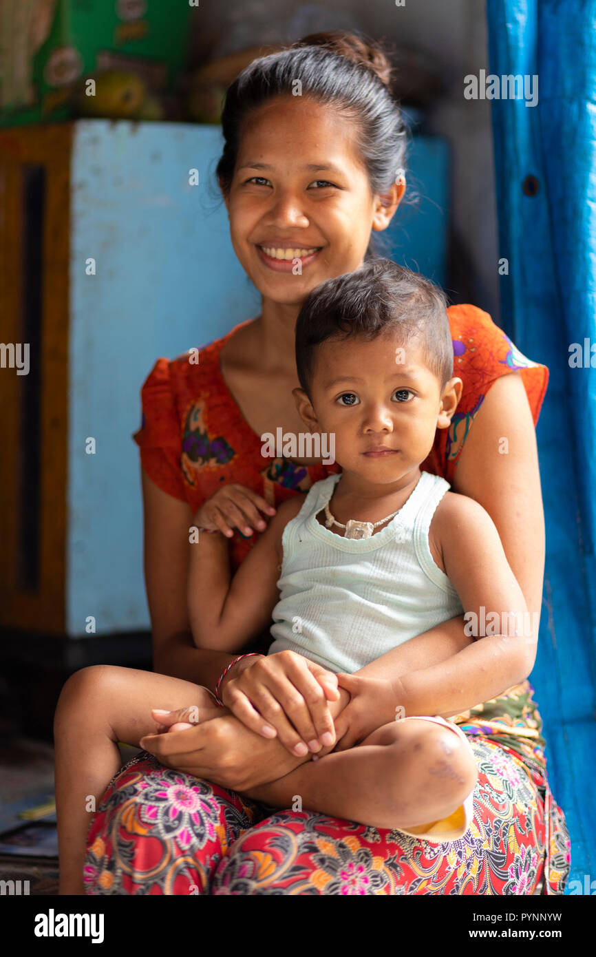 Mom young son indonesia bali hi-res stock photography and images - Alamy
