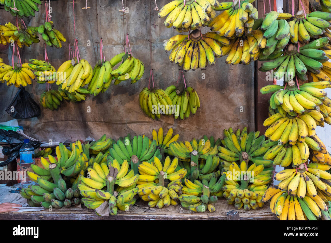 Banana street shop in Jakarta, Indonesia Stock Photo - Alamy