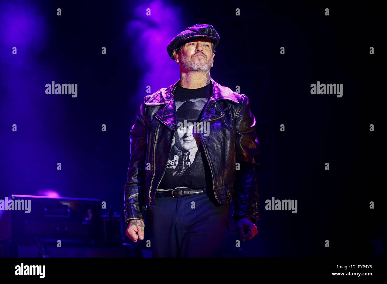 Social distortion hi-res stock photography and images - Page 2 - Alamy