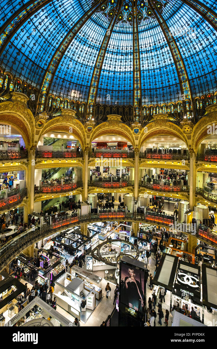 Galeries lafayette logo hi-res stock photography and images - Alamy