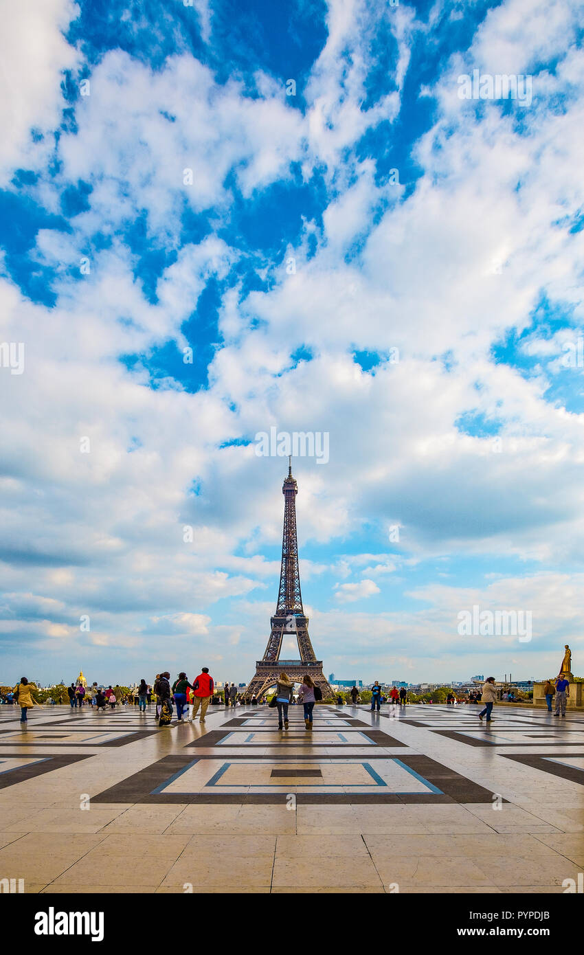 France Paris The Trocadero And In The Background The Tour Eiffel Stock Photo Alamy France Paris The Trocadero And In The Background The Tour Eiffel Stock Photo Alamy