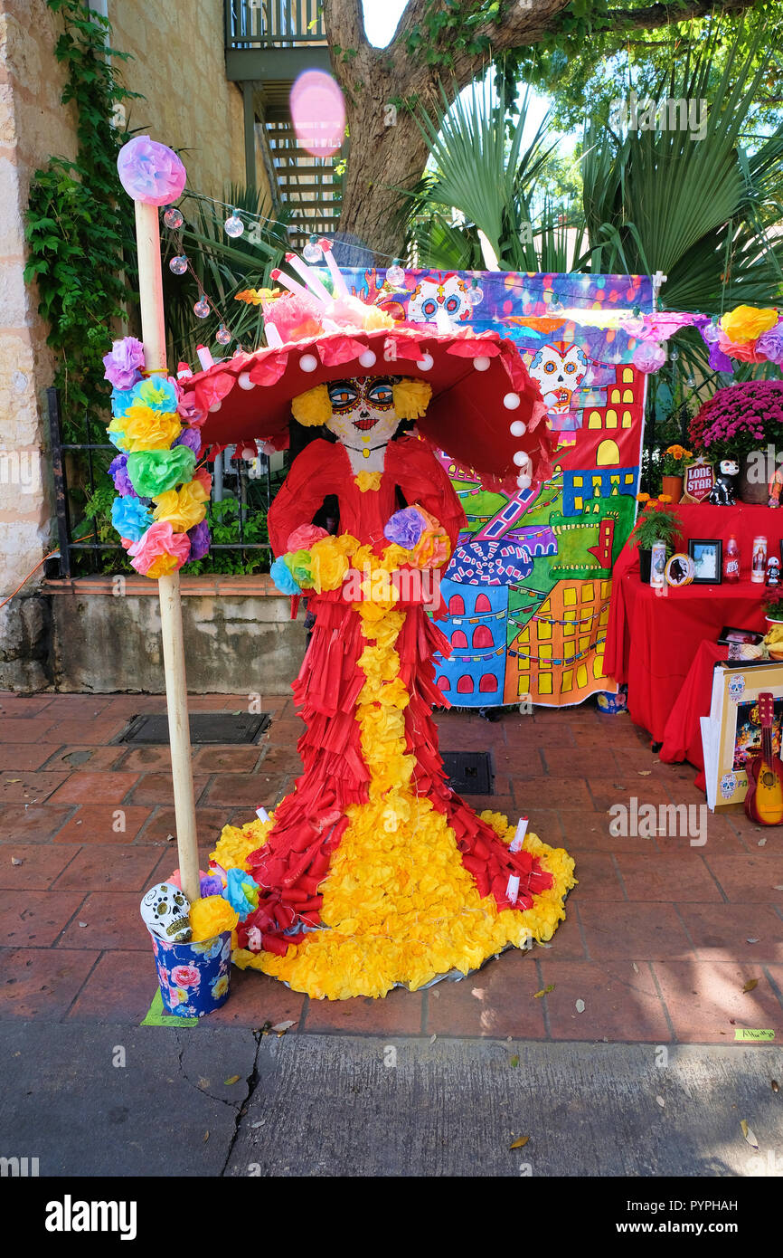 San Antonio, Texas, USA. 27 Oct, 2018. One of the many colorful representations of death at the annual Day of the Dead celebration. Stock Photo