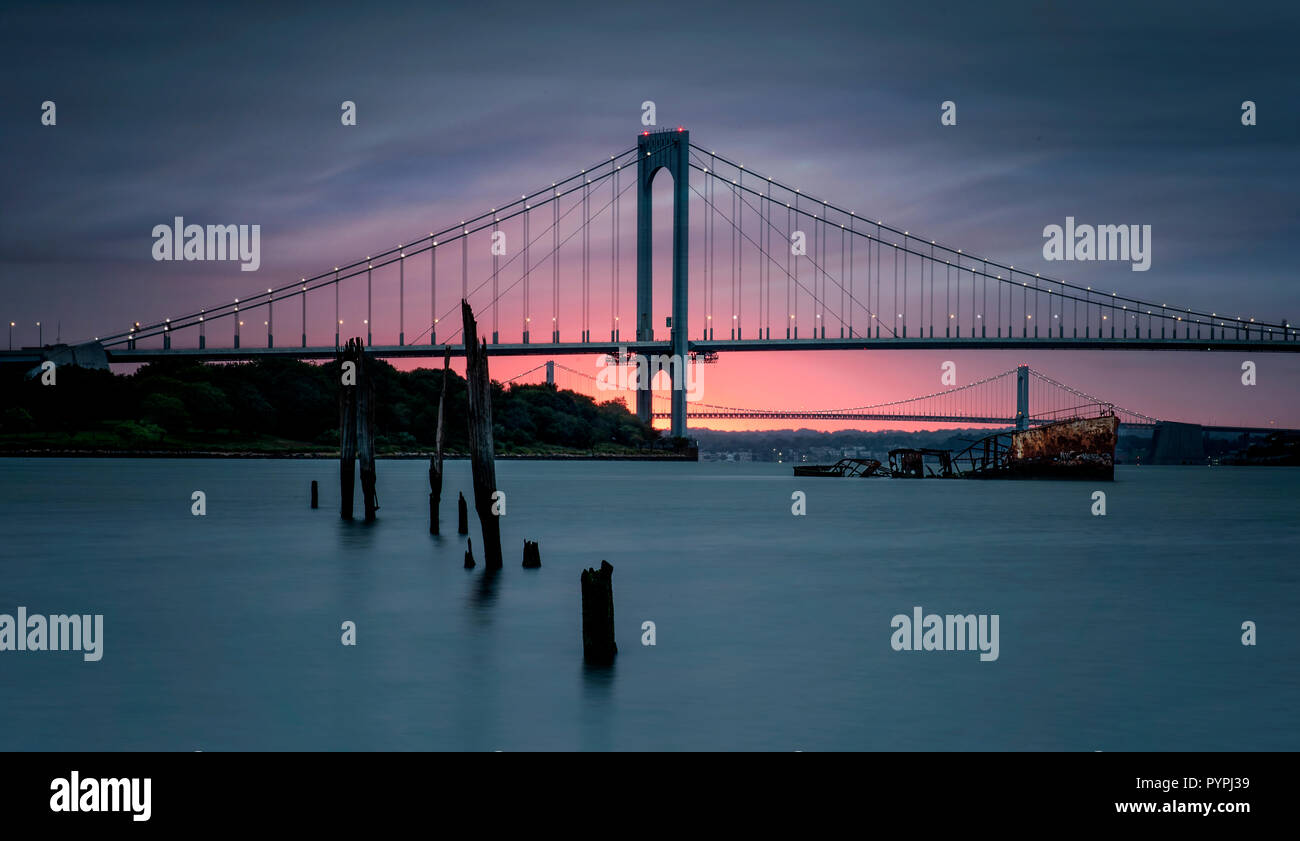 Sunrise on the east river in Bronx NY Stock Photo