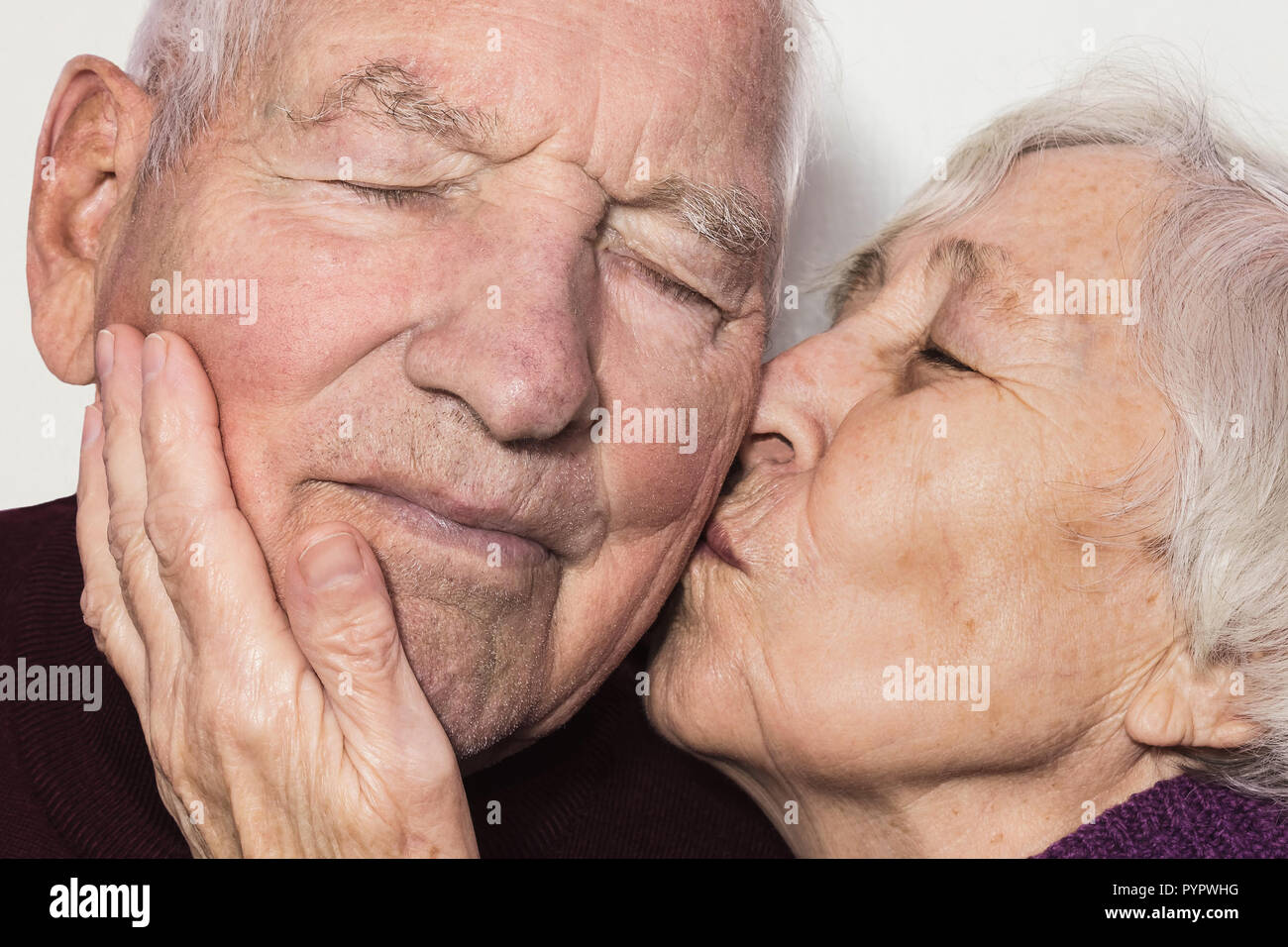 Kissing old men Watch What