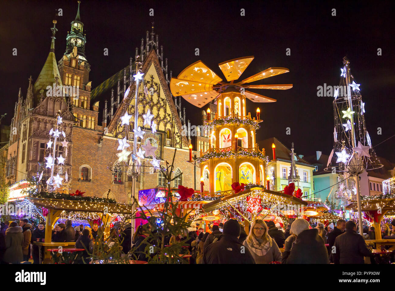 Christmas Market 2022 Wroclaw Wroclaw, Poland - December 7, 2017: Christmas Market In The Heart Of Wroclaw  Near Cityhall Stock Photo - Alamy