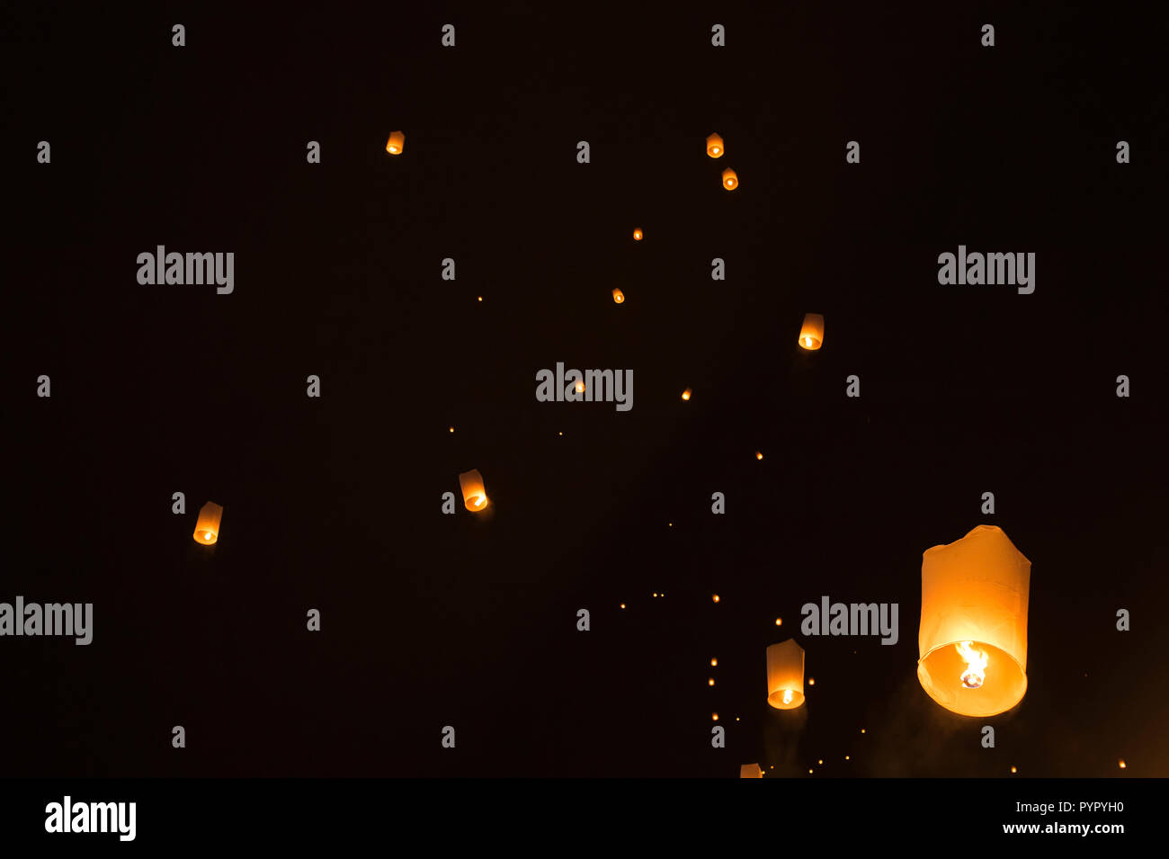 Sky lanterns hi-res stock photography and images - Alamy