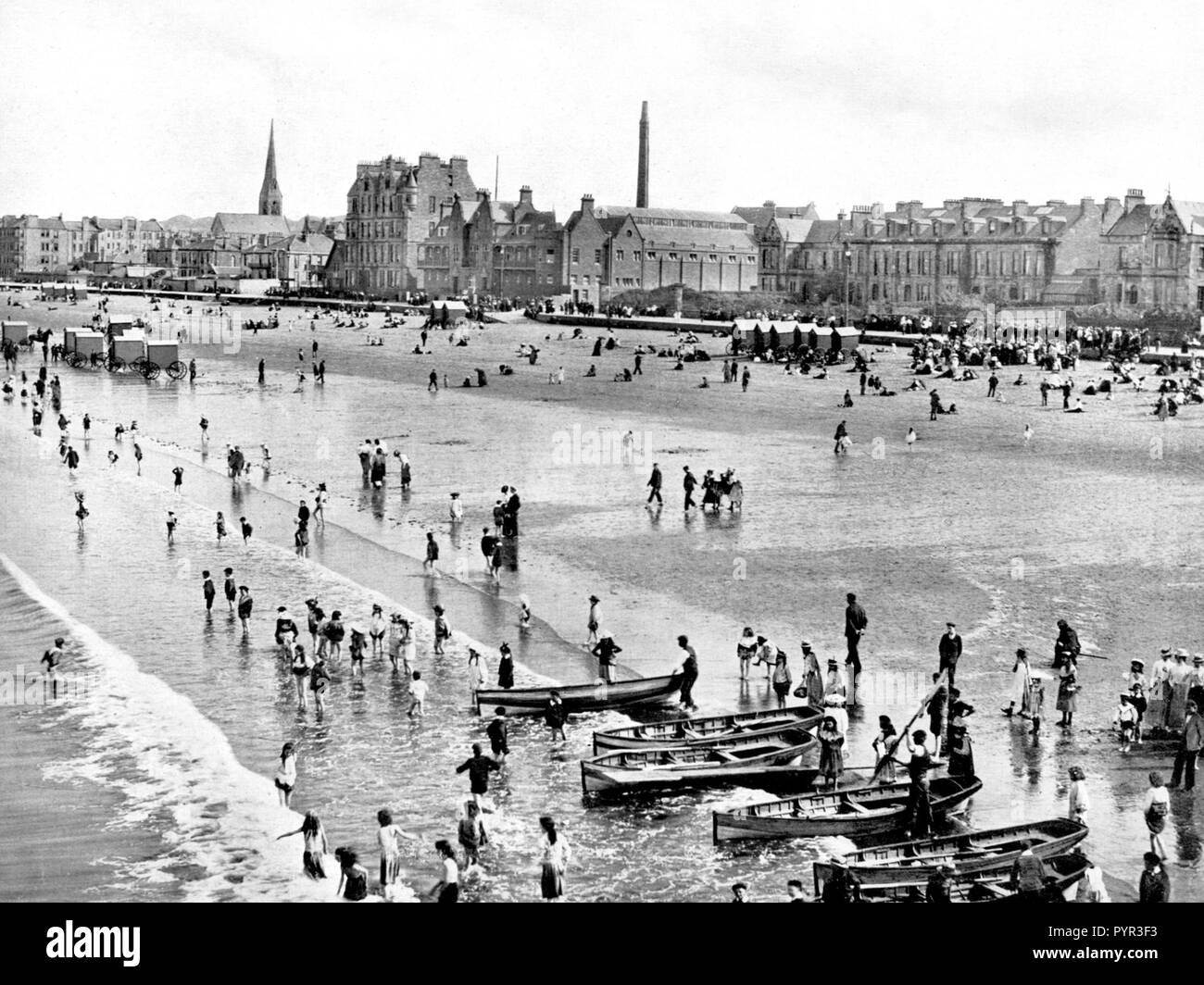 Portobello edinburgh Black and White Stock Photos & Images Alamy