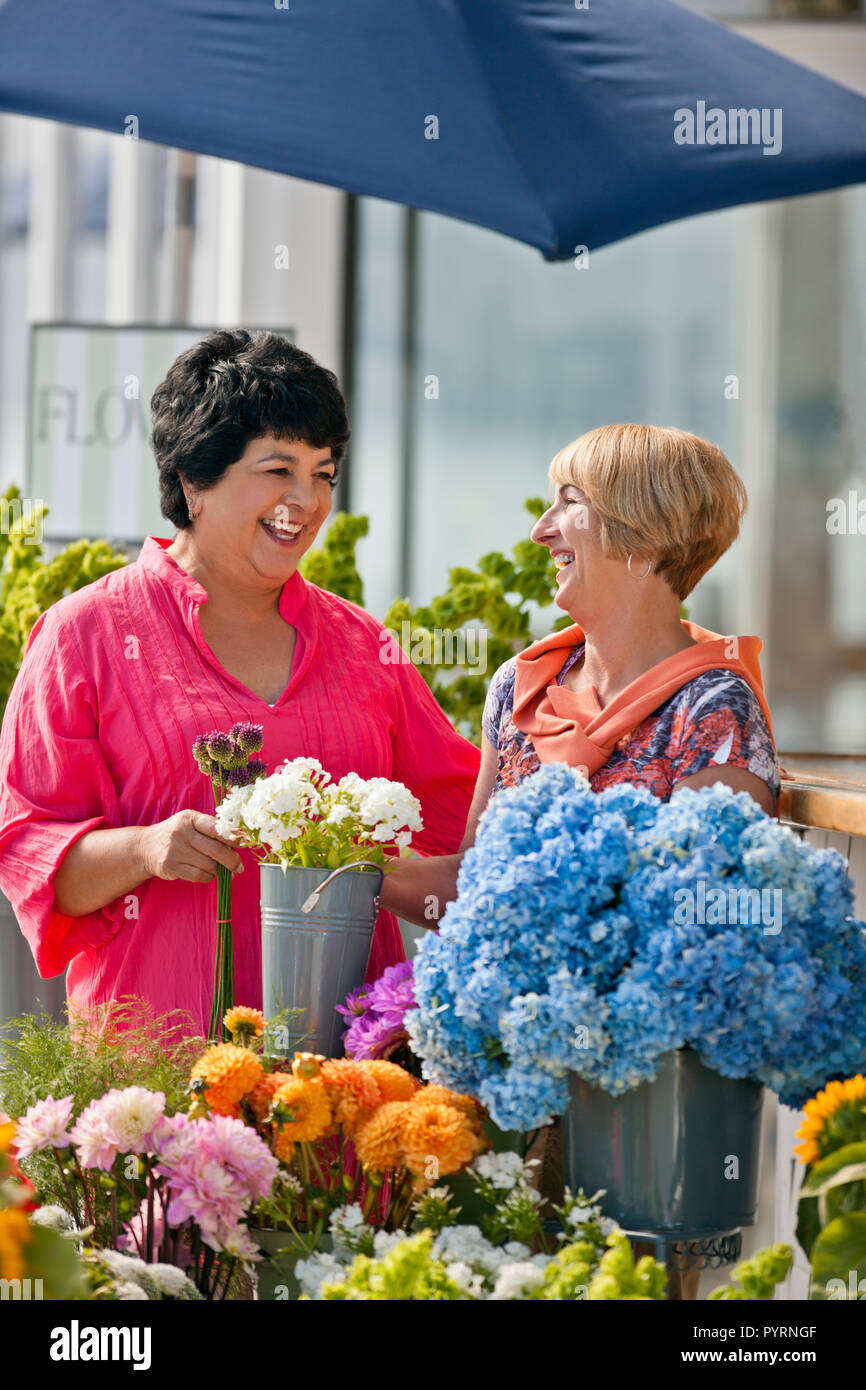 Women enjoying a day out socializing together hi-res stock photography ...
