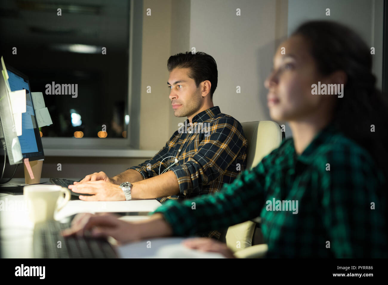 People Using Computers in Office Stock Photo - Alamy