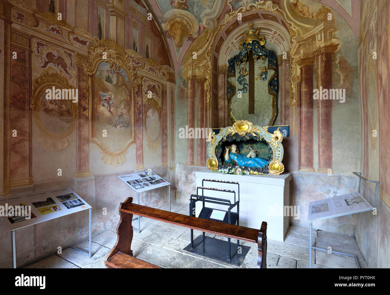 Calvary chapel hi-res stock photography and images - Alamy