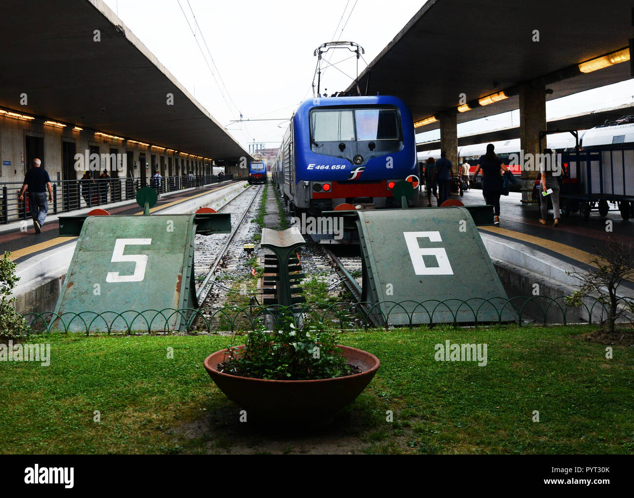 A train in Florence's railway station Stock Photo Alamy