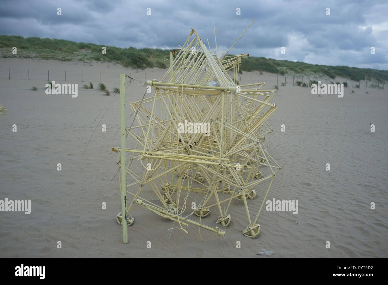 Strandbeest Machine Wind Powered Sculpture High Resolution Stock Photography and Images - Alamy