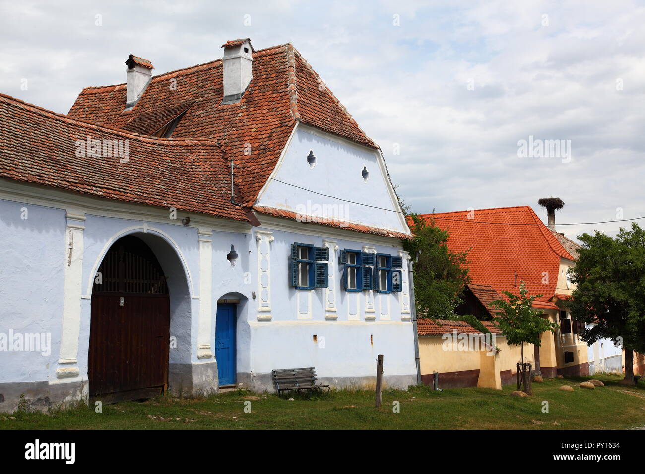 Traditional style houses in Saxon village of Viscri in Transylvania,  Romania Stock Photo - Alamy