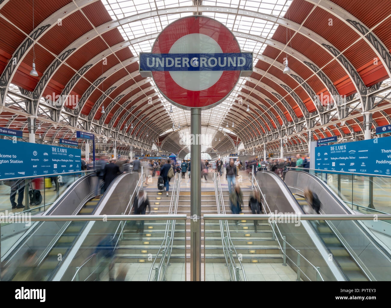 London tube ticket machines hi-res stock photography and images - Alamy
