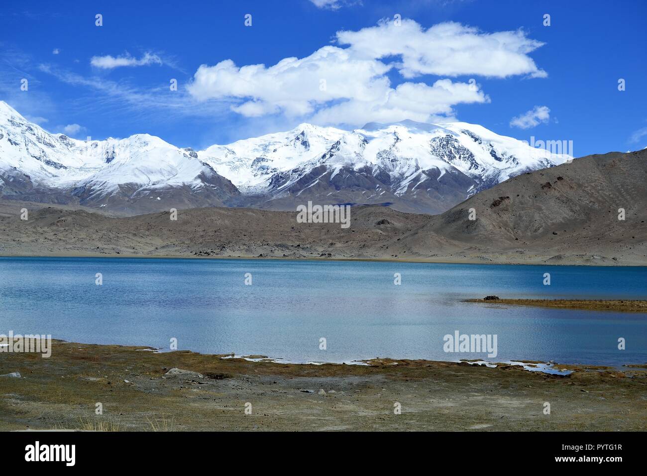 Kashgar mountains lake hi-res stock photography and images - Alamy