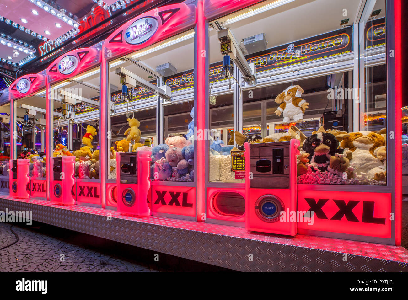 Arcade game toy claw crane machine hi-res stock photography and