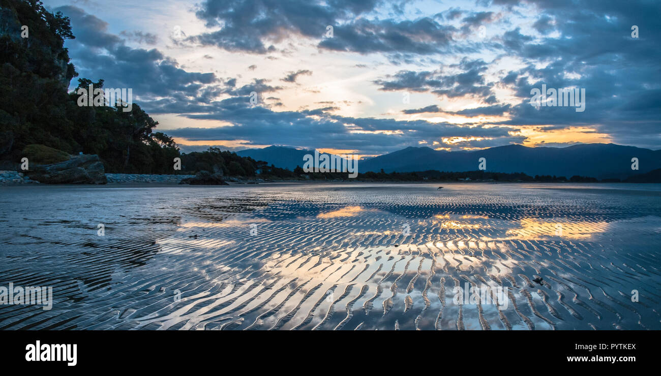 Sunset at Takaka, Golden Bay, New Zealand Stock Photo Alamy