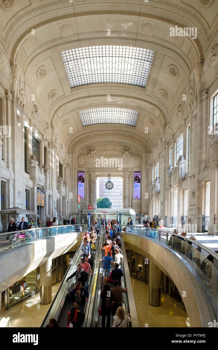 Italy, Lombardy, Milan. Central Station Lobby, interior. (Stazione di Milano Centrale) Stock Photo