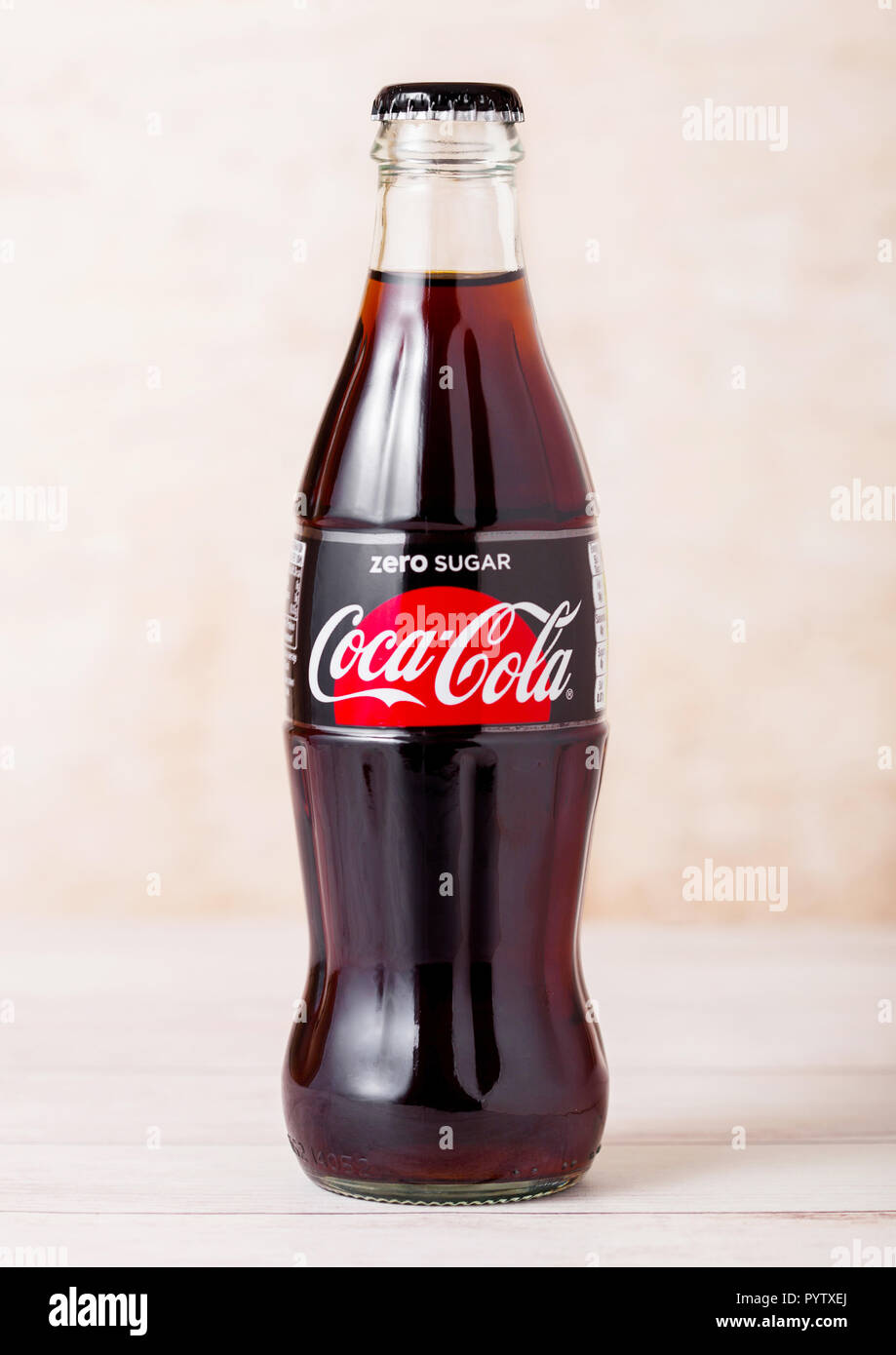 Glass bottle coke zero hires stock photography and images Alamy