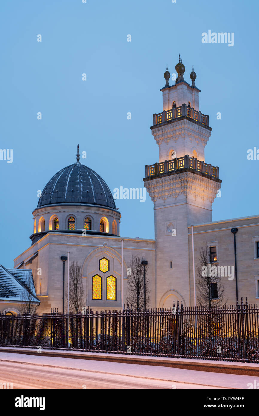 The Oxford Centre for Islamic Studies in the early morning snow. Recognised Independent Centre of the University of Oxford. Oxford, England Stock Photo