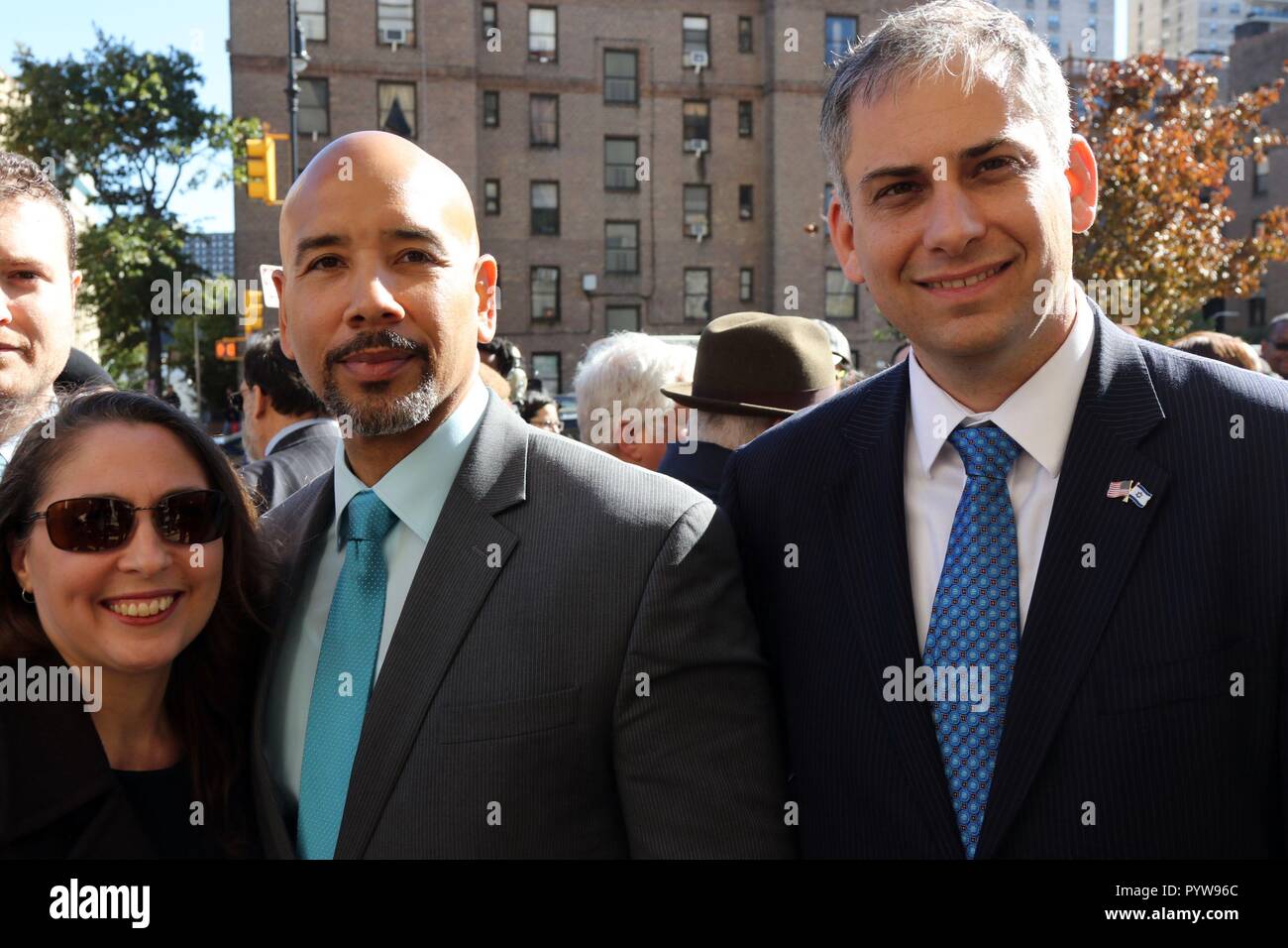 New York City, New York, USA. 30th Oct, 2018. An interfaith pray vigil hosted by Bronx Borough President Ruben Diaz Jr. and the Jewish Community Relations Council of New York, was held at the Bronx County Building on 30 October, 2018. Elected leaders, clergy, court officials, community organizations and others joined in support with the Jewish community and stood united against hatred at the midday vigil. Pictures is Borough President Ruben Diaz Jr. (L) and Deputy Consul General of Israel to New York, Israel Nitzan. Credit: G. Ronald Lopez/ZUMA Wire/Alamy Live News Stock Photo