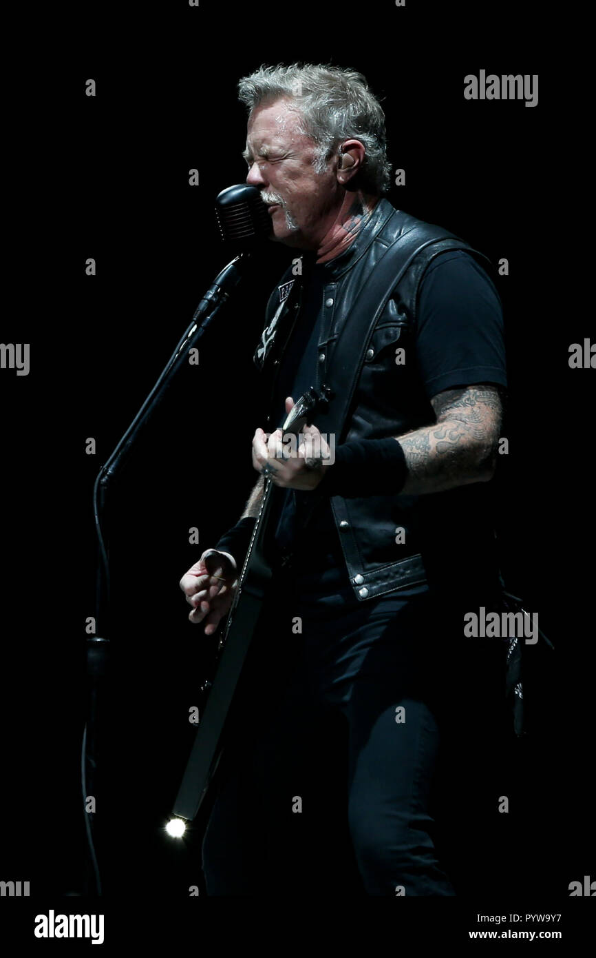 Albany, New York, USA. 29th October, 2018. James Hetfield of Metallica performs in concert at Times Union Center on October 29, 2018 in Albany, New York. Credit: Debby Wong/Alamy Live News Stock Photo