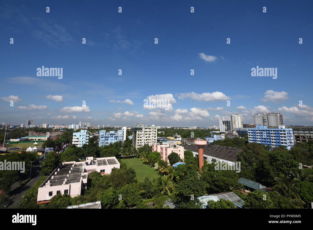 Salt Lake city, Kolkata, India. 31st October, 2018. Sunny day and few  autumn clouds over blue sky are observed with good visibility at 27 degree  Celsius temperature after having two days depression